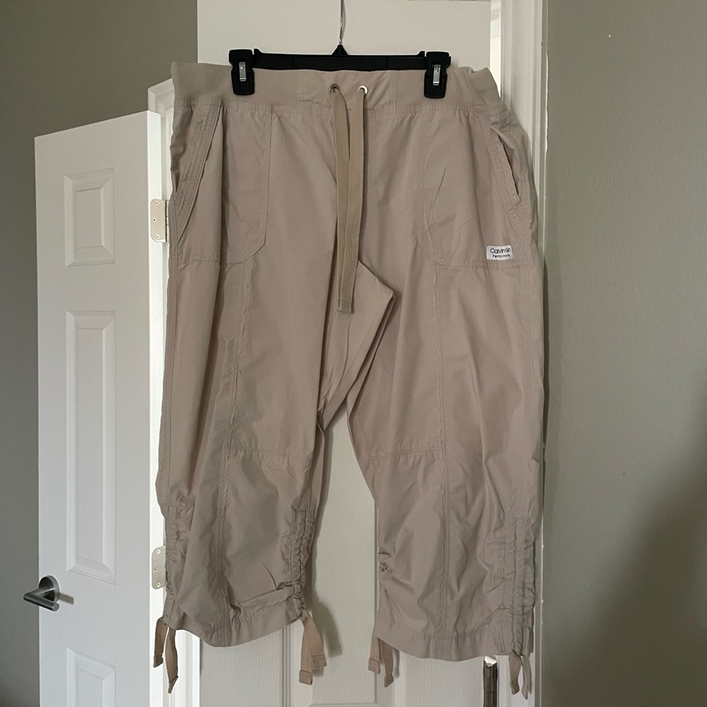 Calvin Klein cotton capris 💕